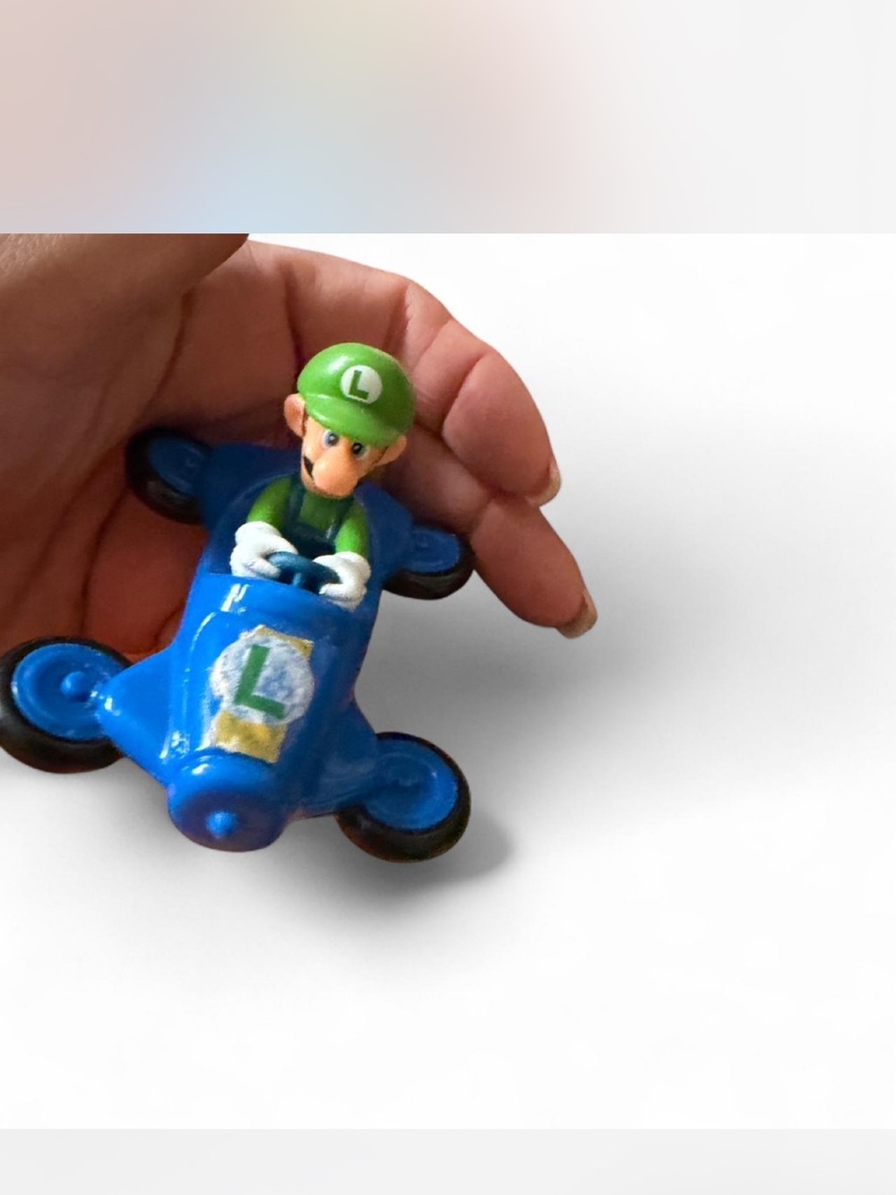 Luigi-Inspired Blue Kart Pull-Back Toy with Green Driver